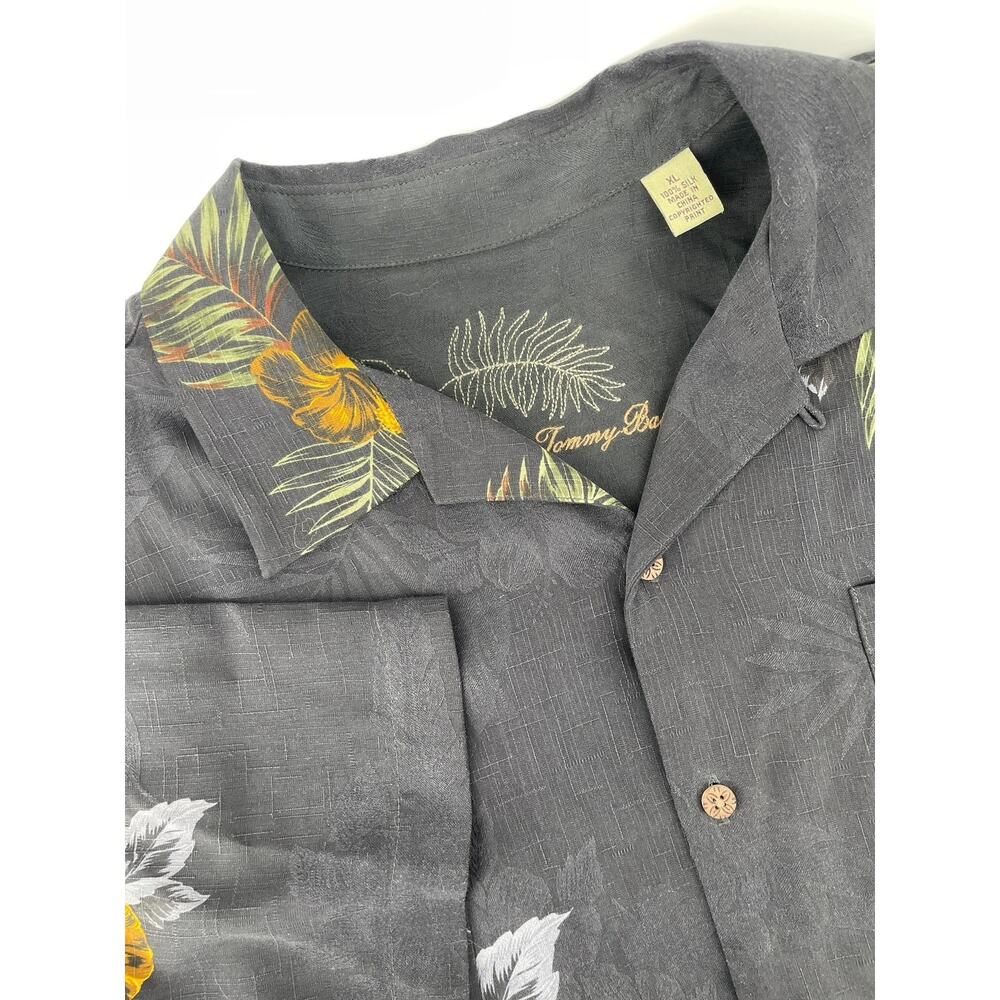 Tommy Bahama 100% Silk Shirt Men’s XL Charcoal Floral